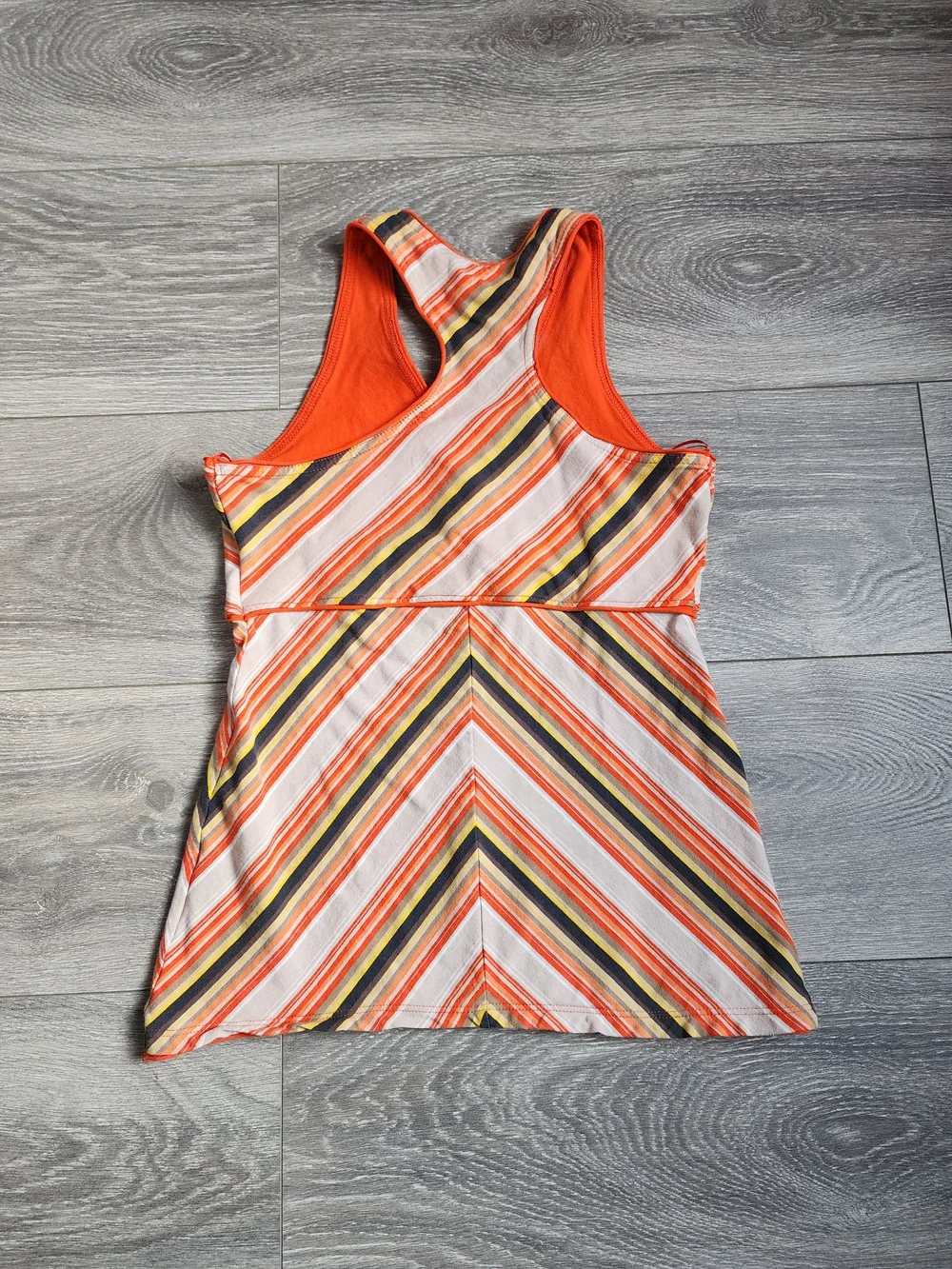 ALO Yoga Orange Striped V-Neck Women’s Fitted  Babydoll Workout Top Sm Y2K Print